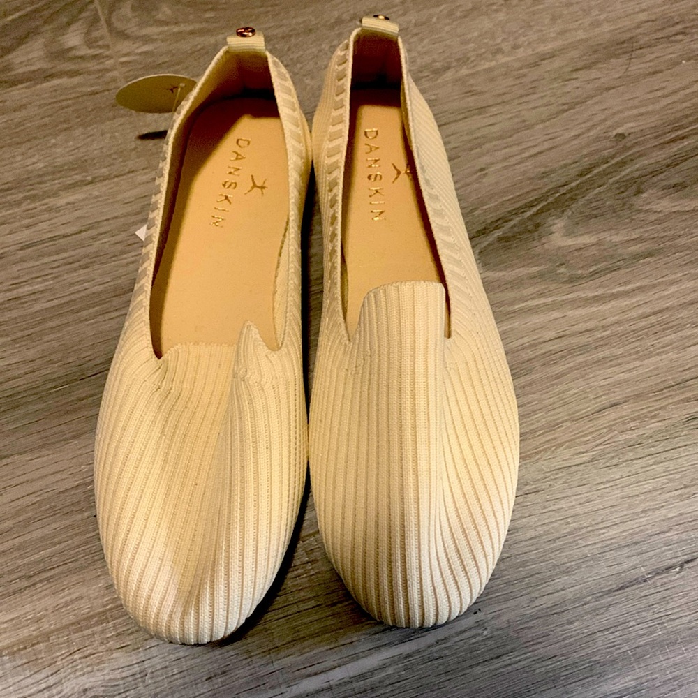 Danskin flats